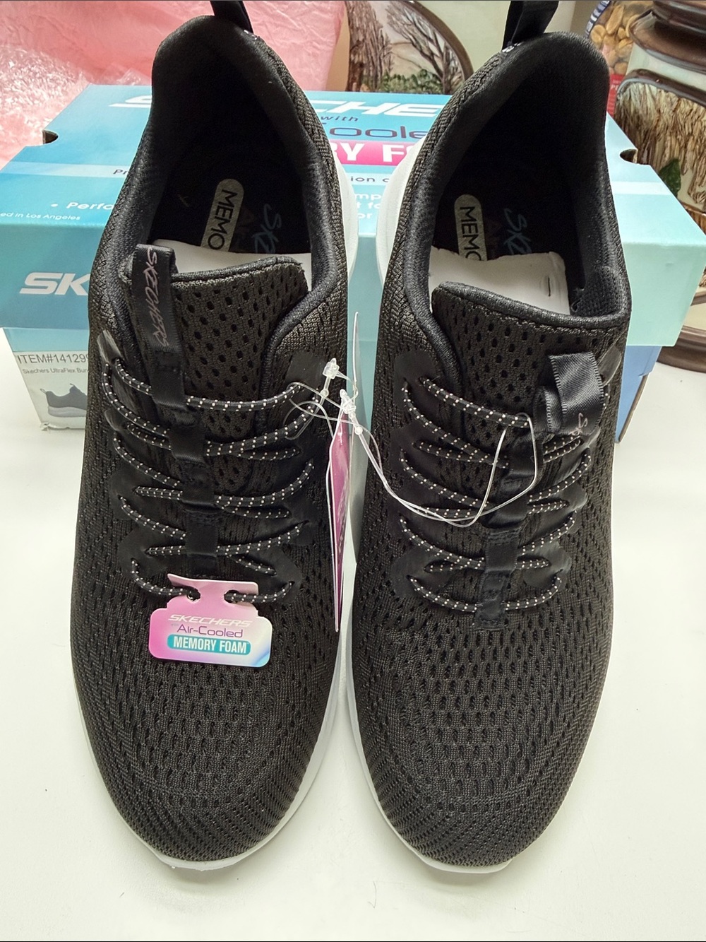 NIB Skechers Comfortable Black Air Cooled Memory Foam, Women Size 8.5, Washable